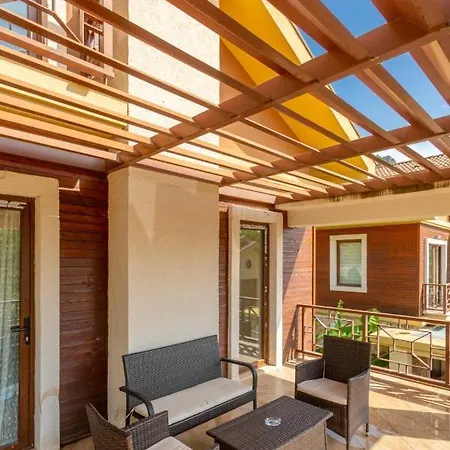 Villa Pine 1 *